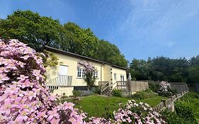 Oak Tree Cottage, Countryside Retreat With River View